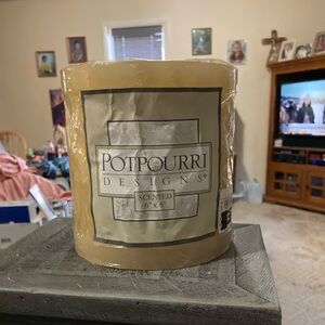 Potpourri Designs Scented 6” x 6” Three-Wick Candle